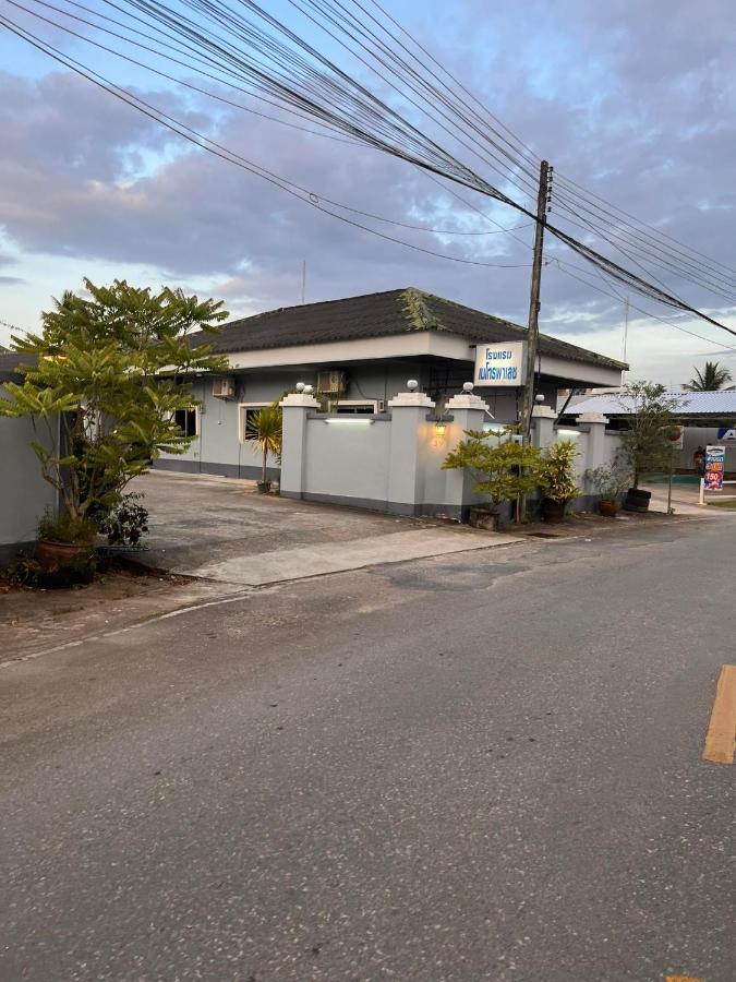 Metro Palace Satun Exterior foto